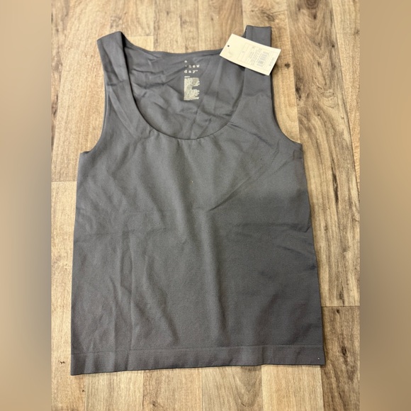 a new day Tops - A New‎ Day Tank Womens Small Slim Fit Seamless Built In Bra NWT MSRP $15